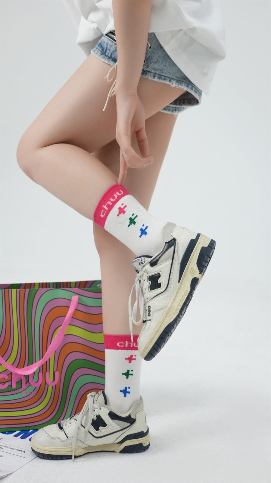 CHUU Colored Pixel High Socks