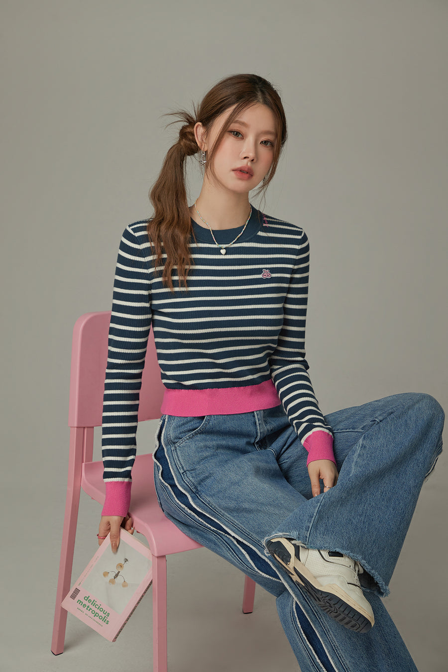 CHUU Color Lined Cropped Knit Top