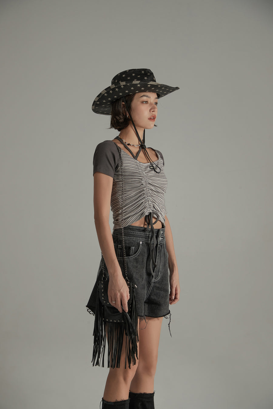 CHUU Asymmetrical Halter Neck String Striped Shirring T-Shirt