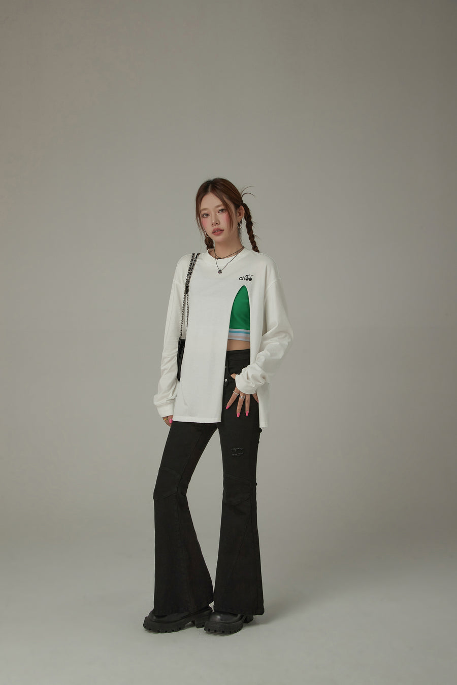 CHUU High Slit Boxy Logo Long Sleeve T-Shirt