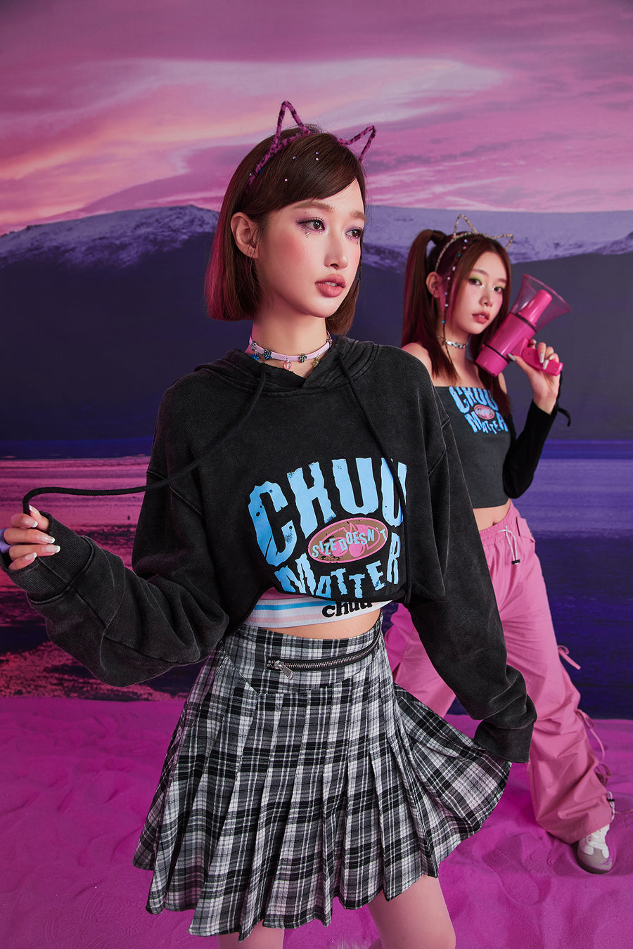 CHUU Size Doesnt Matter Vintage Crop Hoodie