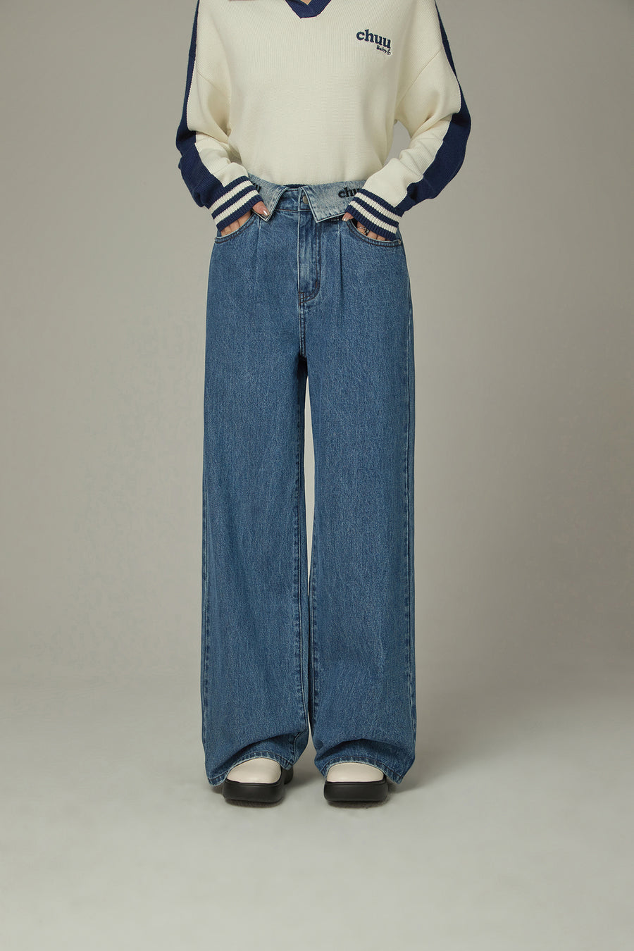 CHUU Logo Folded Waist Straight Denim Jeans