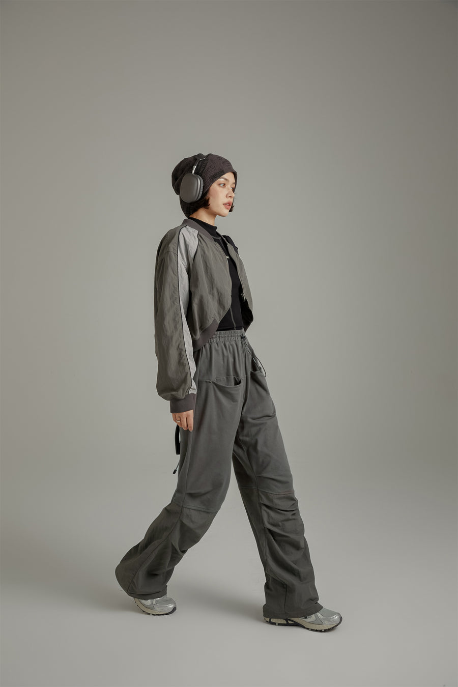 CHUU Shirring Drawstring Wide Leg Casual Pants