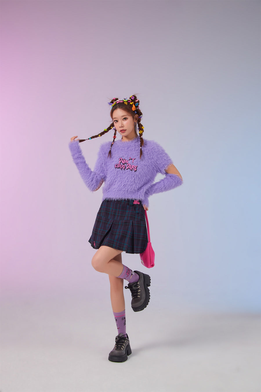 CHUU Fuzzy Sleeve Slit Crop Knit Sweater