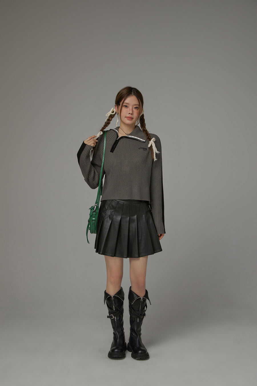 CHUU Diagonal Zipper Knit Sweater