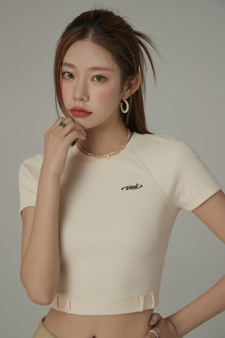 CHUU Back Cut Out Slim Crop Daily T-Shirt