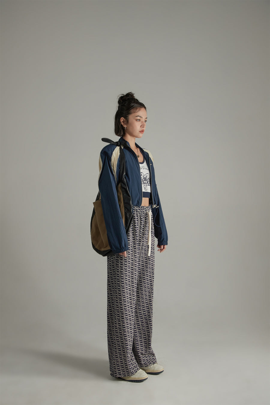 CHUU Letter Fully Printed Wide Leg Casual Pants