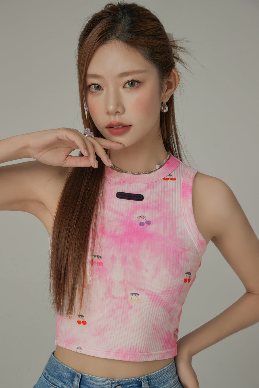 CHUU Light Tie Dye Printed Cherries Crop Sleeveless Top