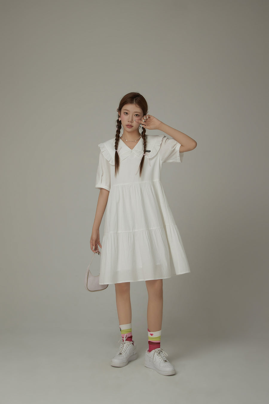 CHUU Baby Doll Frilly Collar Dress