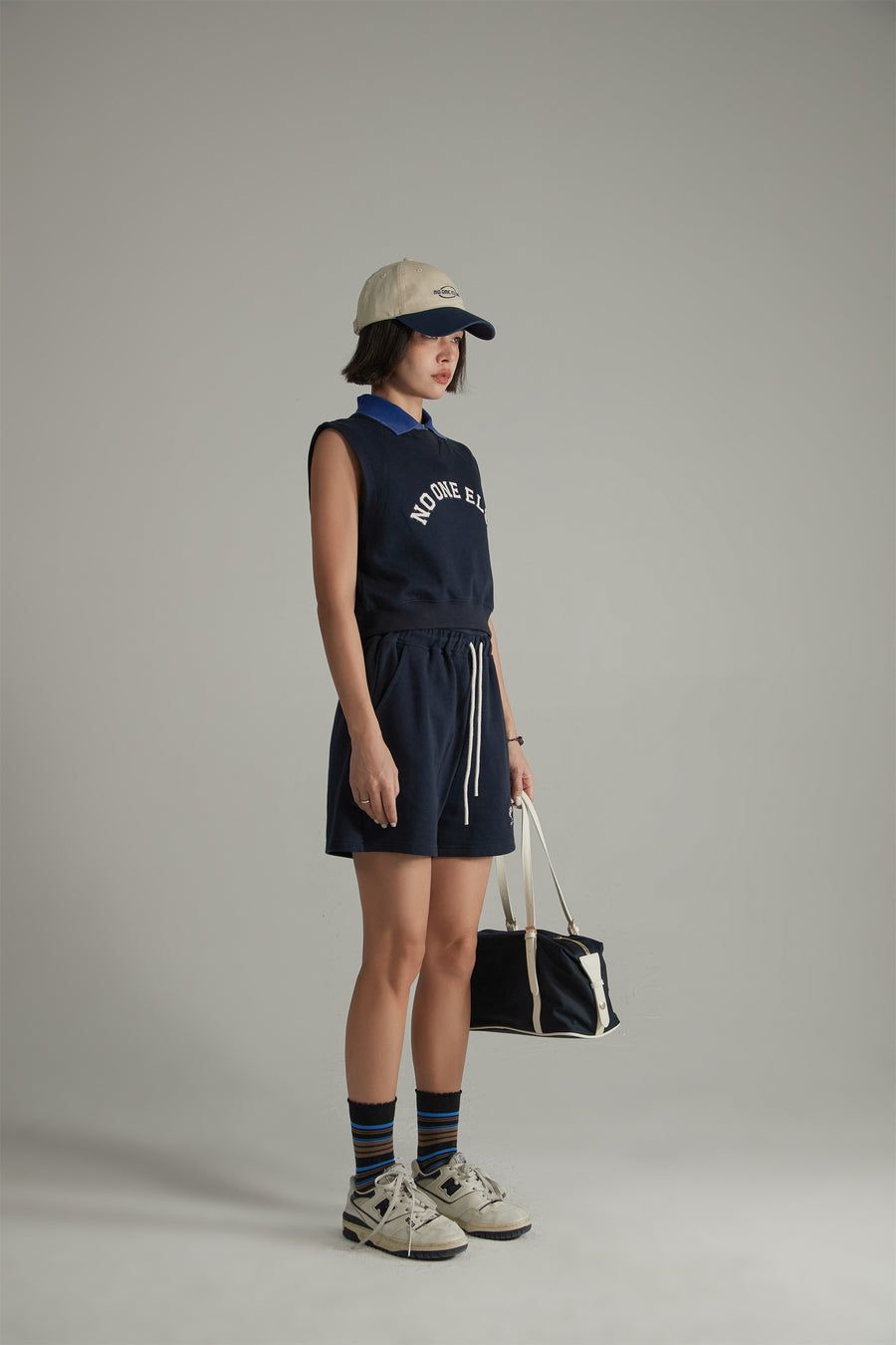 CHUU Noe Lettering Colorblocked Striped Socks