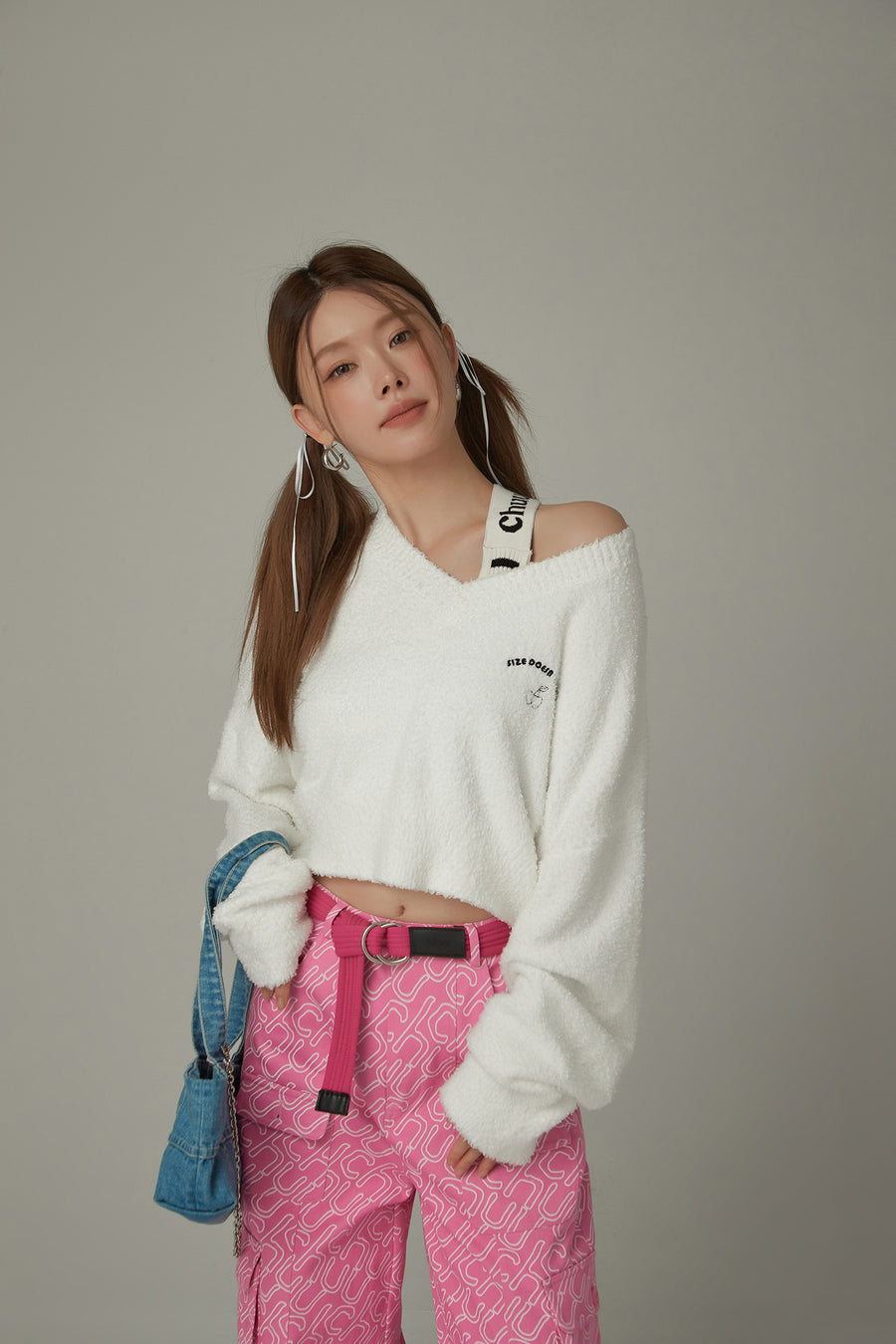 CHUU Cherry Crop Knit Sweater