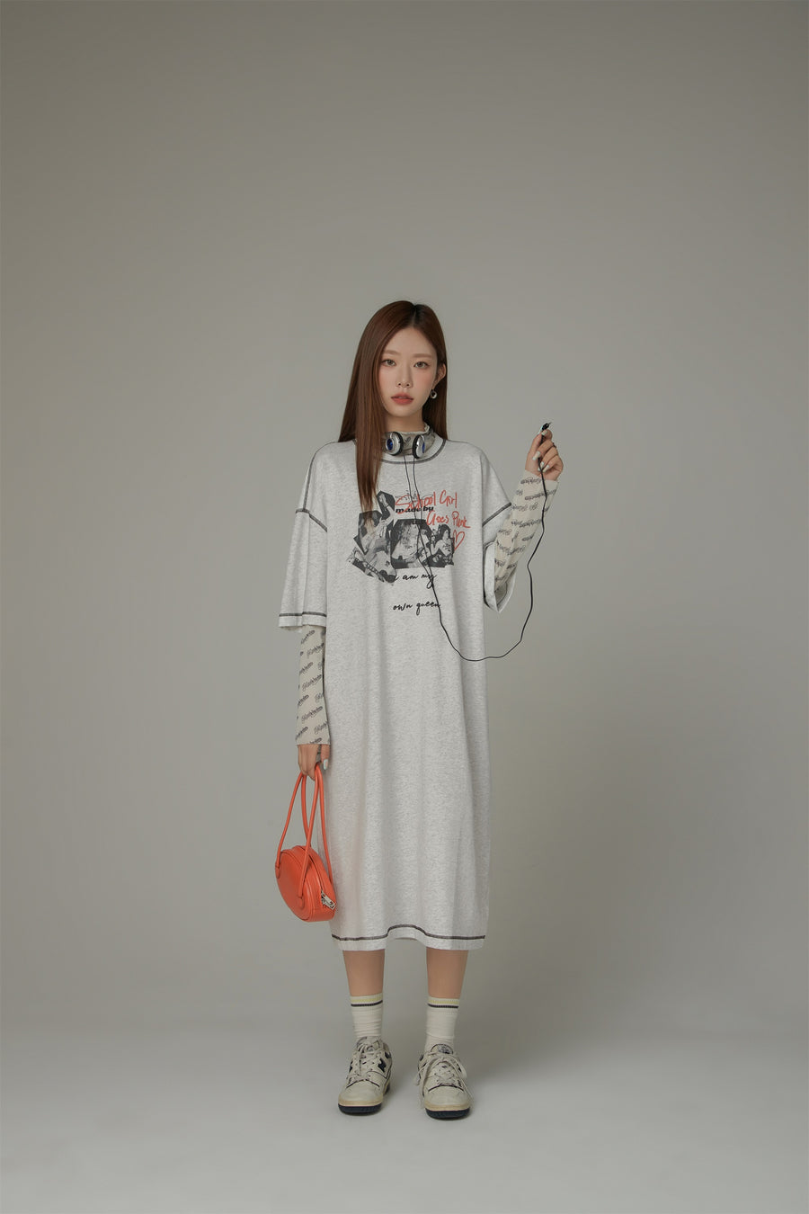 CHUU Punk Print Back Cut Out Lined Long T-Shirt Dress