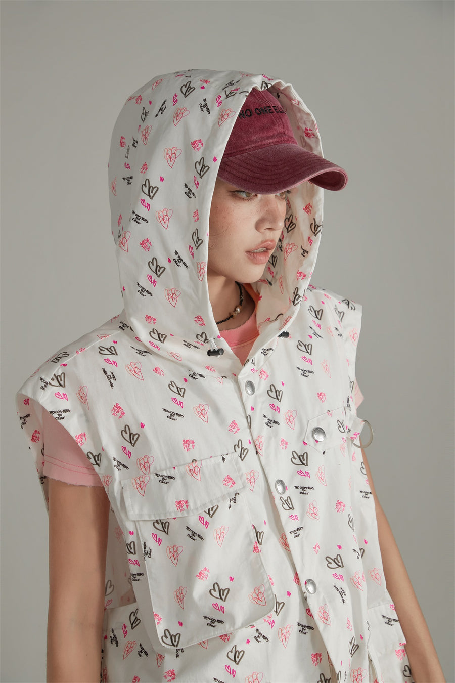 CHUU Heart Pocket Hooded Vest