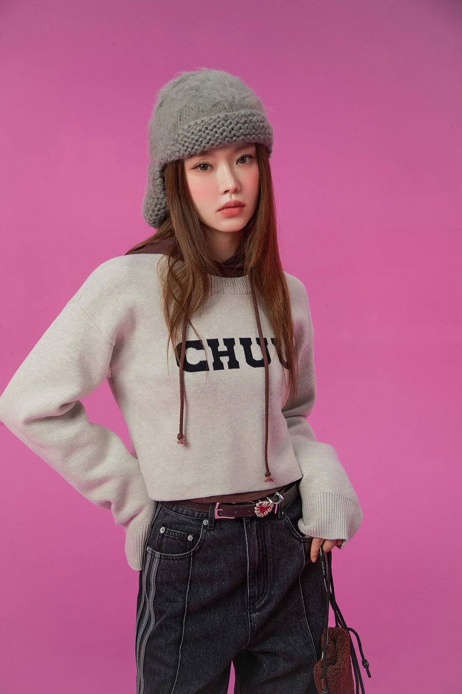 CHUU Simple Logo Crop Knit Top