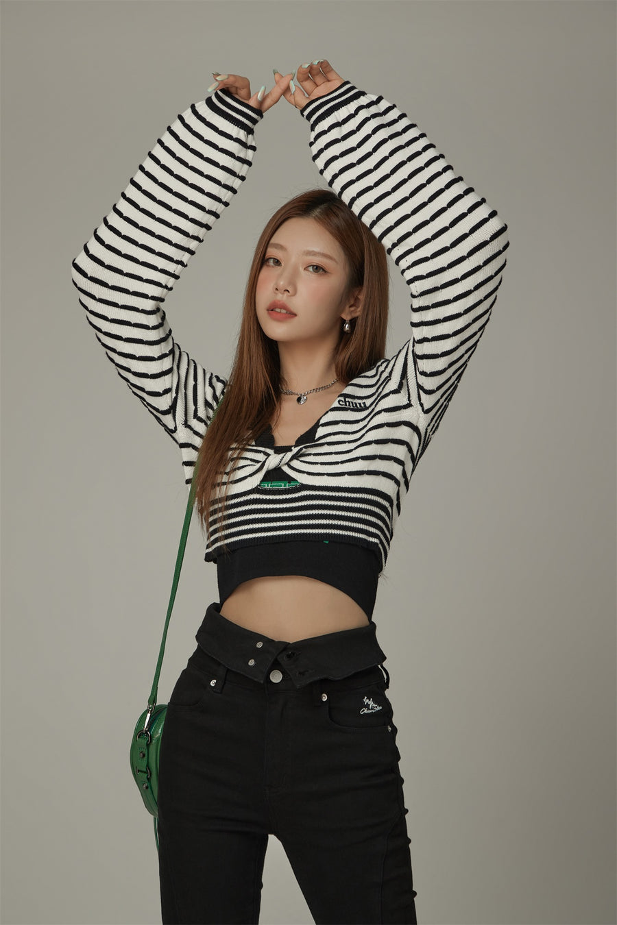 CHUU Twist Stripe Knit Crop Top