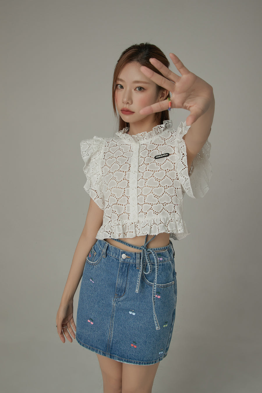 CHUU Ruffled Sleeve Heart Lace Blouse