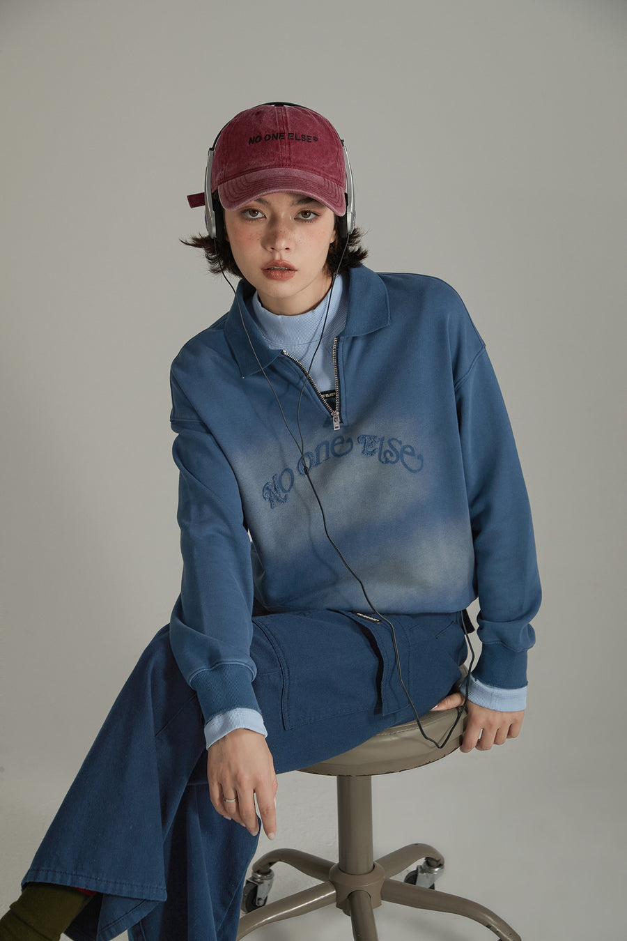 CHUU Logo Half Zip Up Sweatshirt