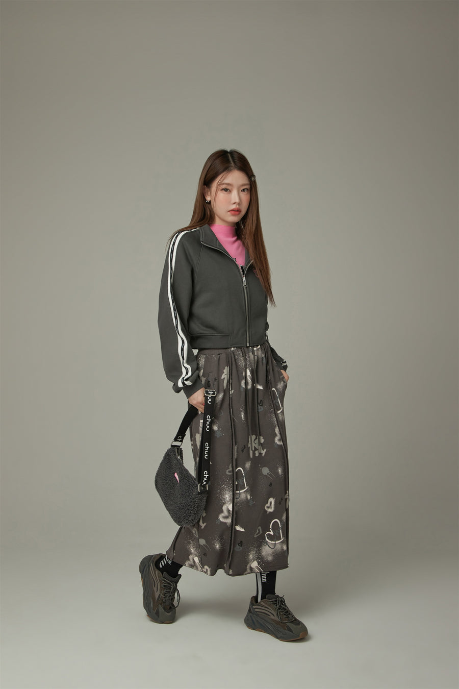 CHUU Graffiti Heart Long Skirt