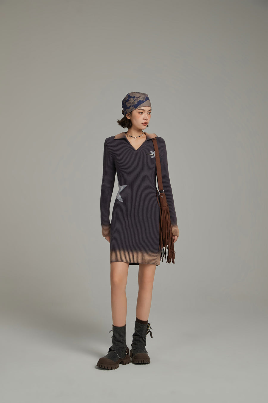 CHUU Open Collar Star Knit Dress