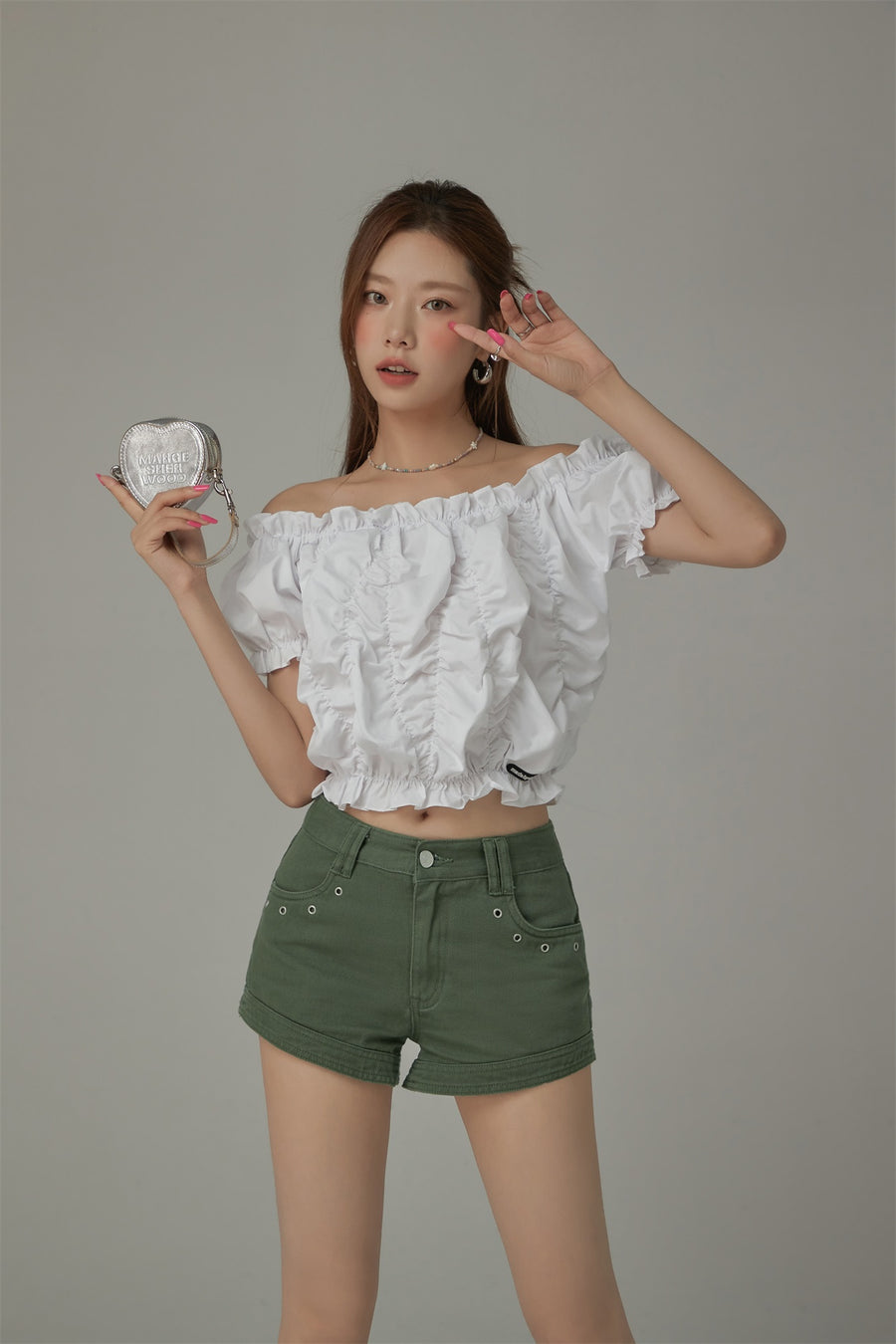 CHUU Shirred Puffy Sleeve Cropped Blouse