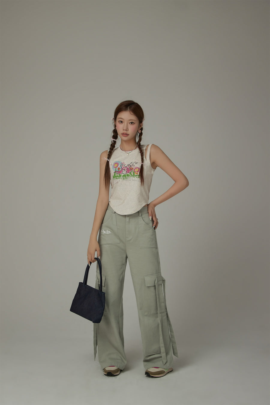 CHUU Chuu Babe Club Sleeveless Top