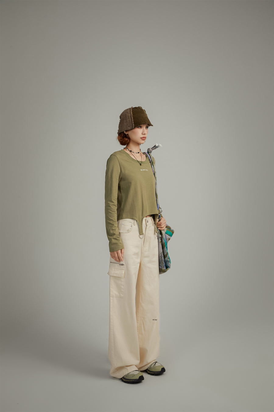 CHUU Frayed Sides Pocket Pants