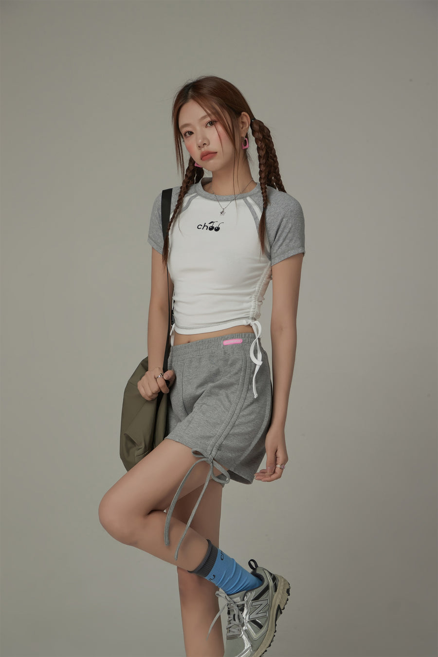 CHUU Chuu Cherry String Colorblocked Short Sleeve T-Shirt