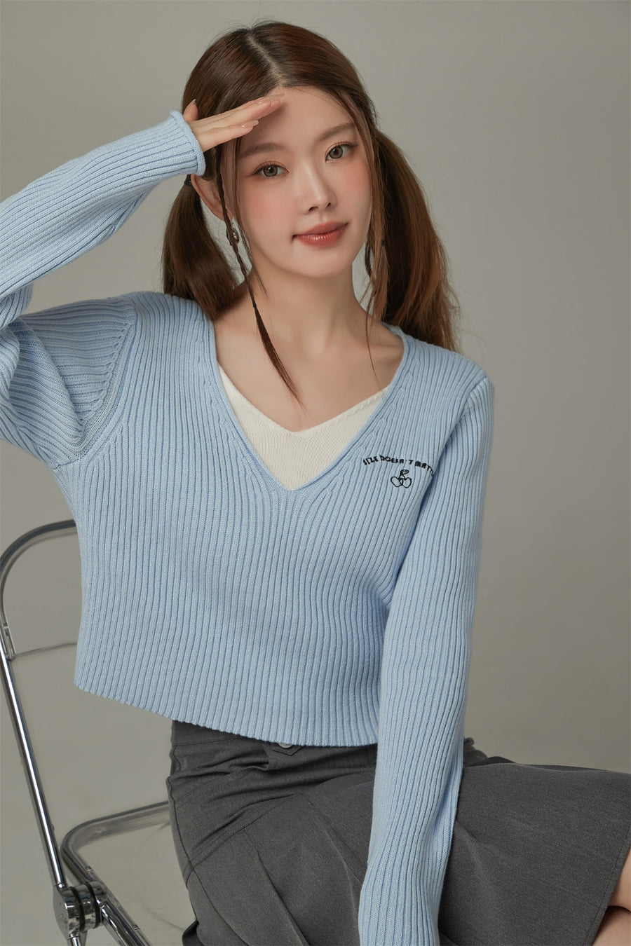 CHUU Color V-Neck Layered Knit Sweater