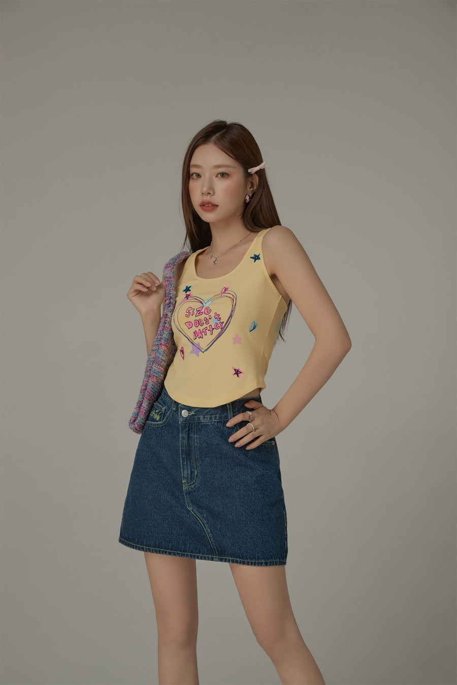 CHUU Size Doesnt Matter Color Heart Sleeveless T-Shirt