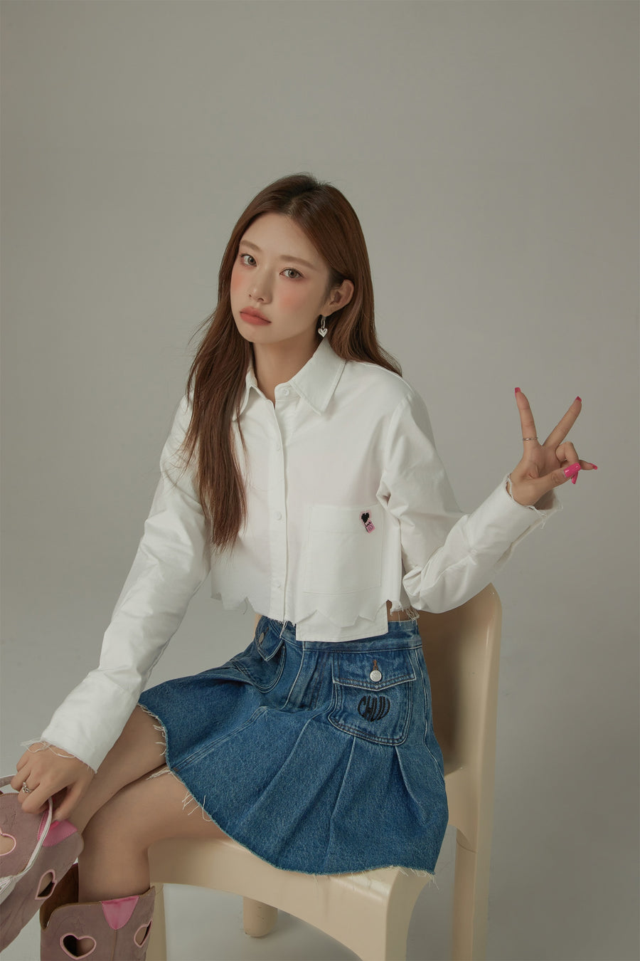 CHUU Color Crop Jagged Hem Shirt