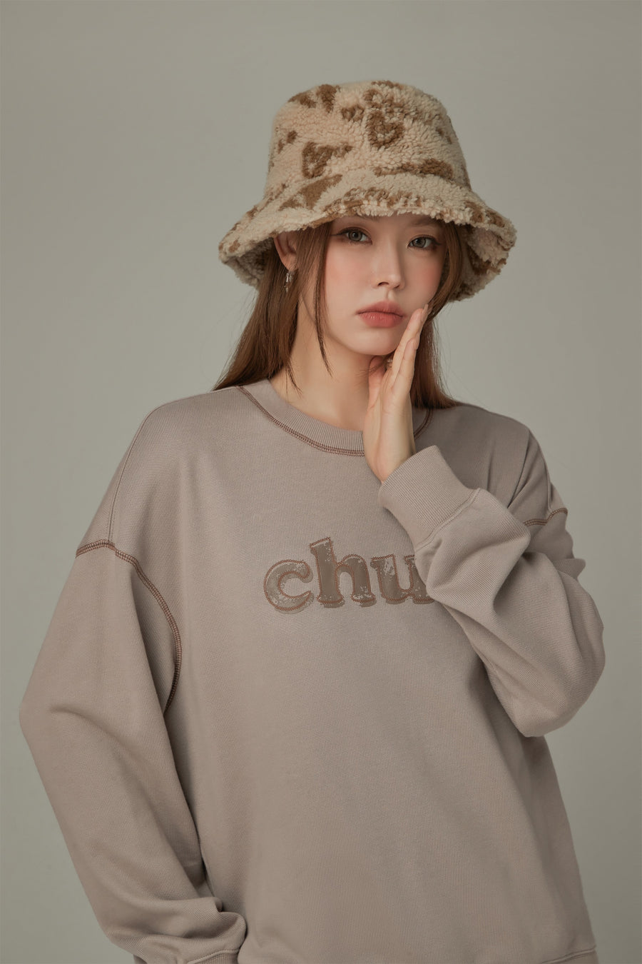 CHUU Color Logo Stitch Loose Fit Sweatshirt