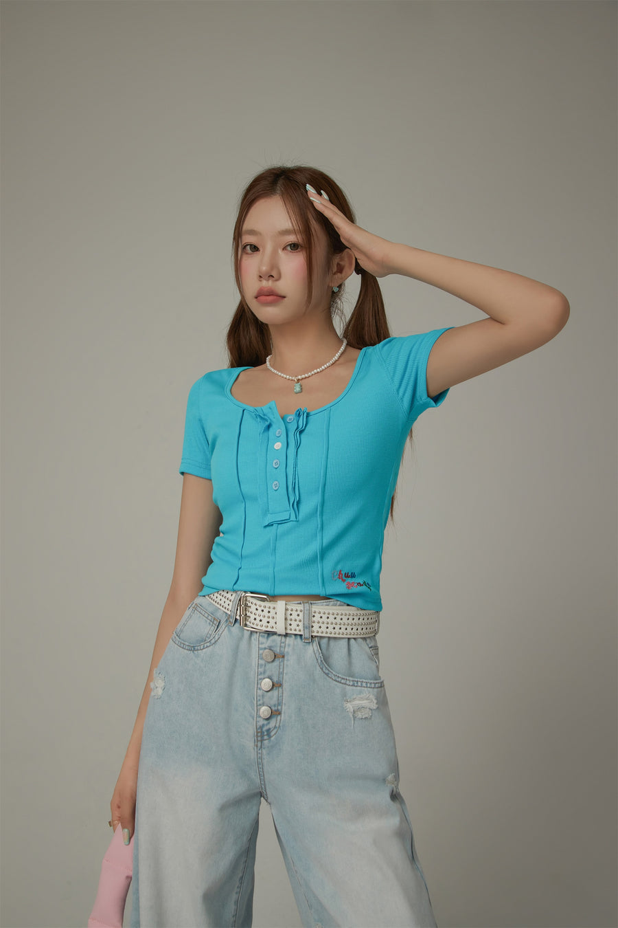 CHUU U-Neck Half Button Top