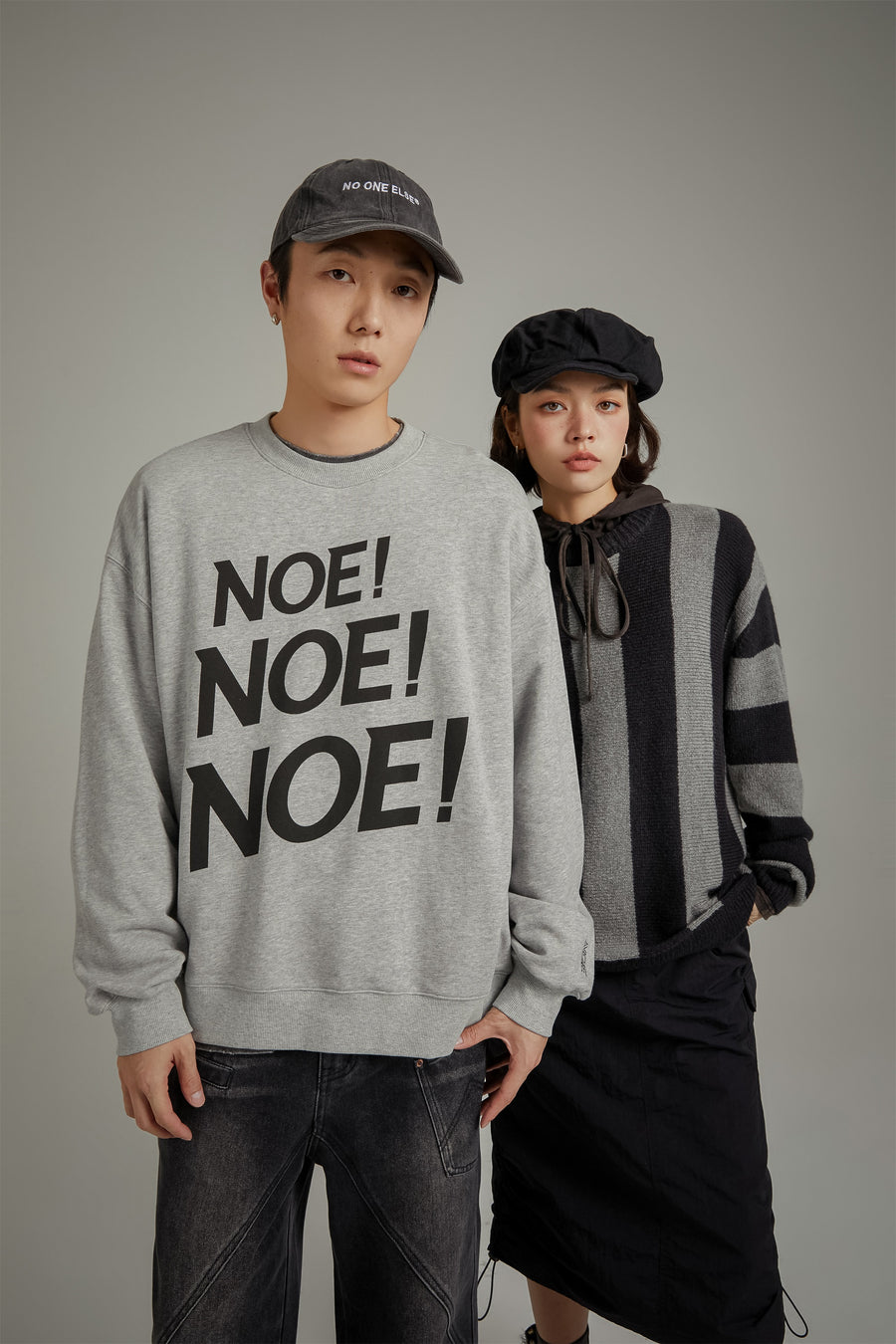 CHUU Logo Lettering Boxy Sweatshirt