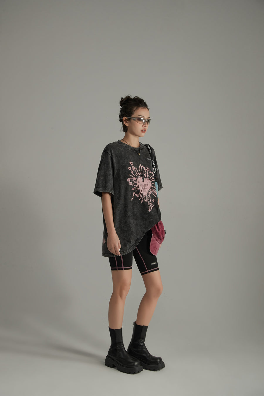 CHUU Vintage Heart Print Loose Fit T-Shirt