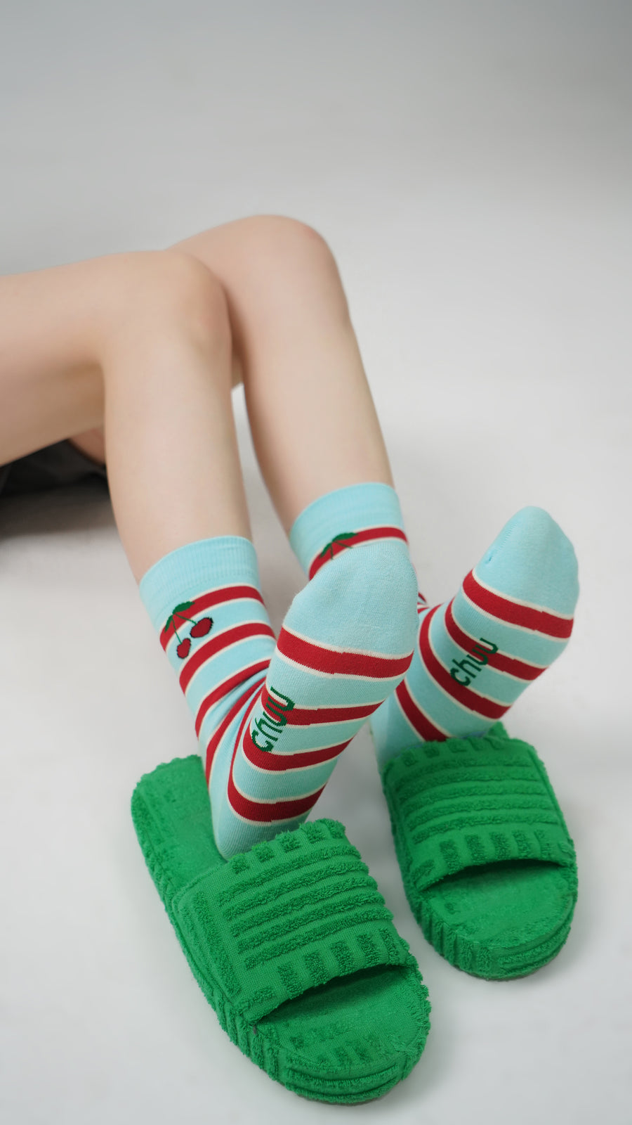 CHUU Cherry On Stripes Ankle Socks
