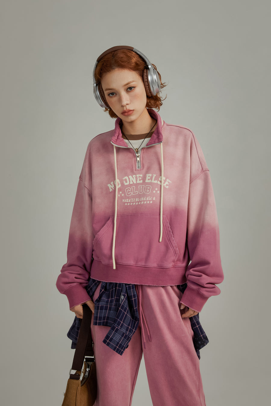 CHUU Gradient Anorak Logo Sweatshirt