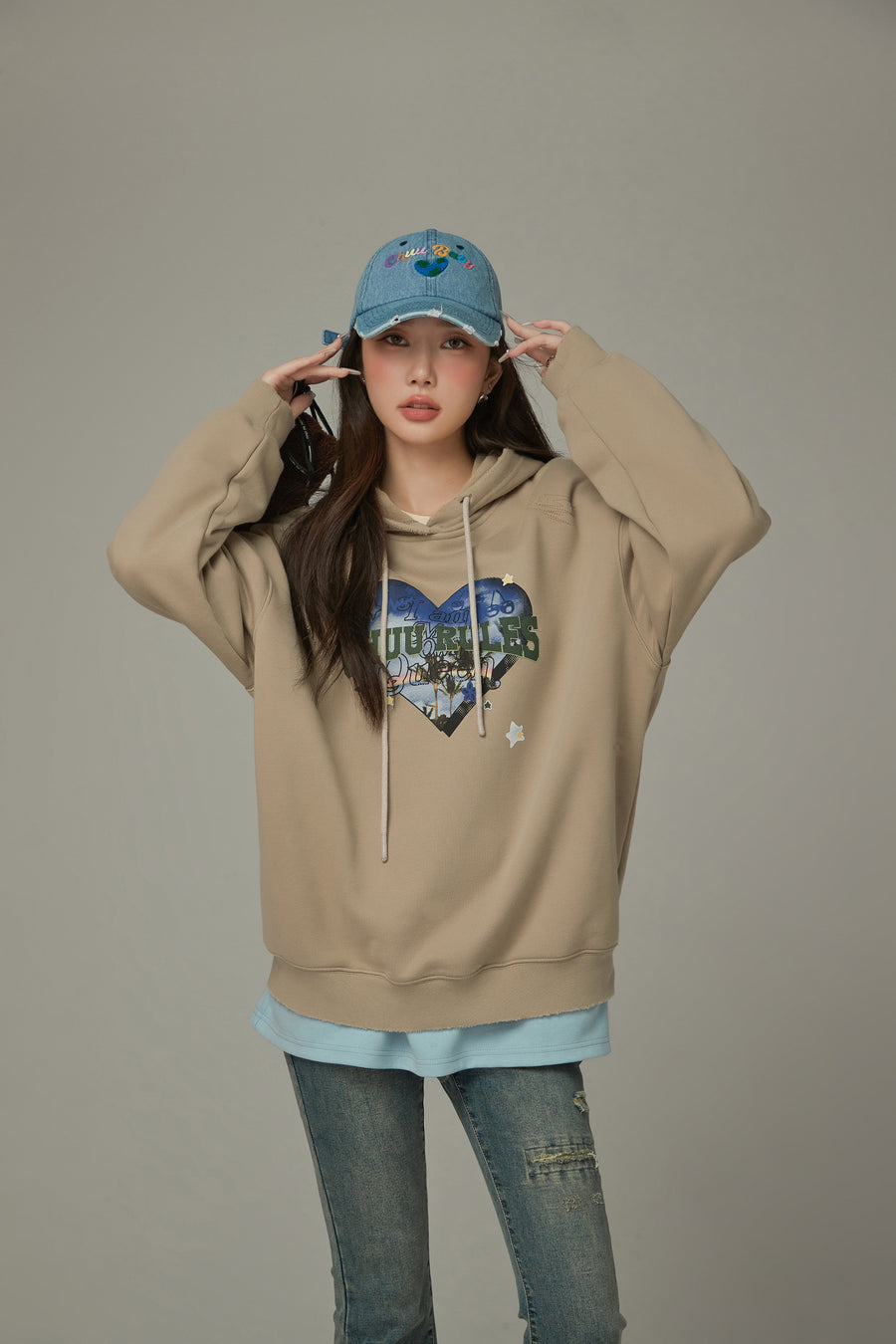 CHUU Queen Heart Rouge Hoodie