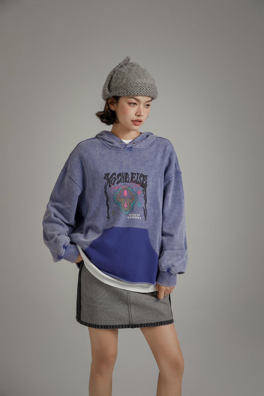 CHUU Logo Vintage Groovy Oversized Hoodie