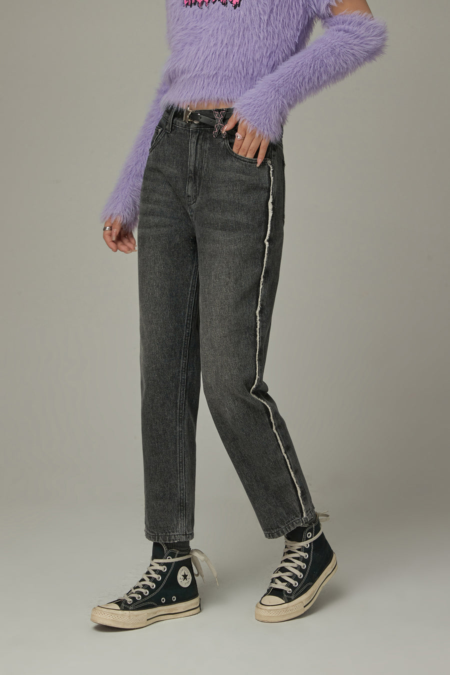 CHUU Frayed Line Straight Denim Jeans