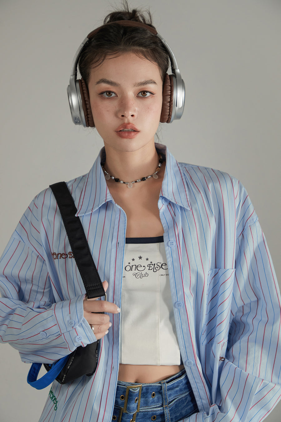 CHUU Embroidered Striped Basic Shirt