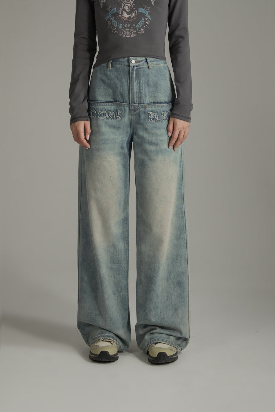 CHUU Washed Wide Pocket Denim Jeans