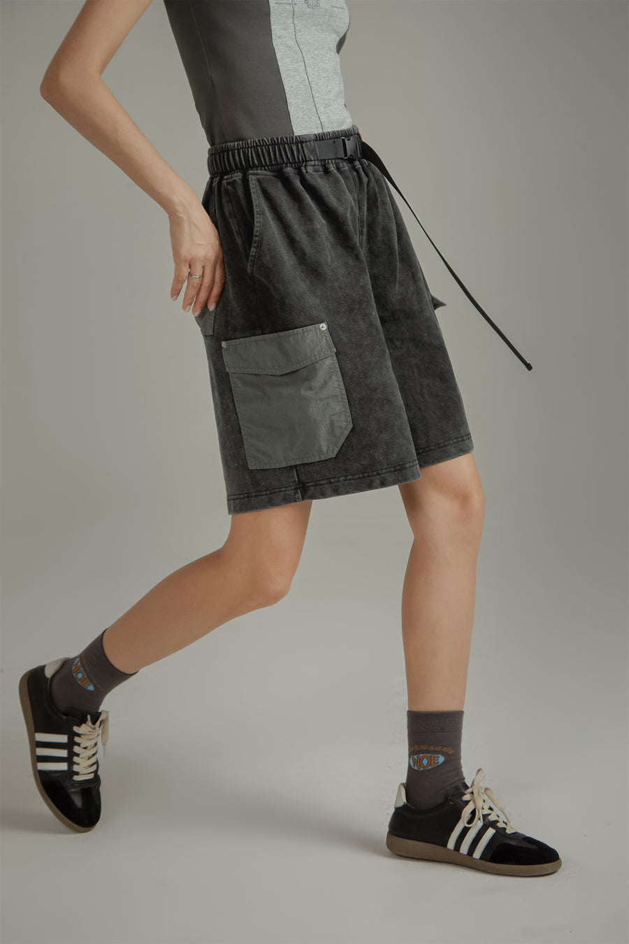 CHUU Pocket Wide Casual Shorts