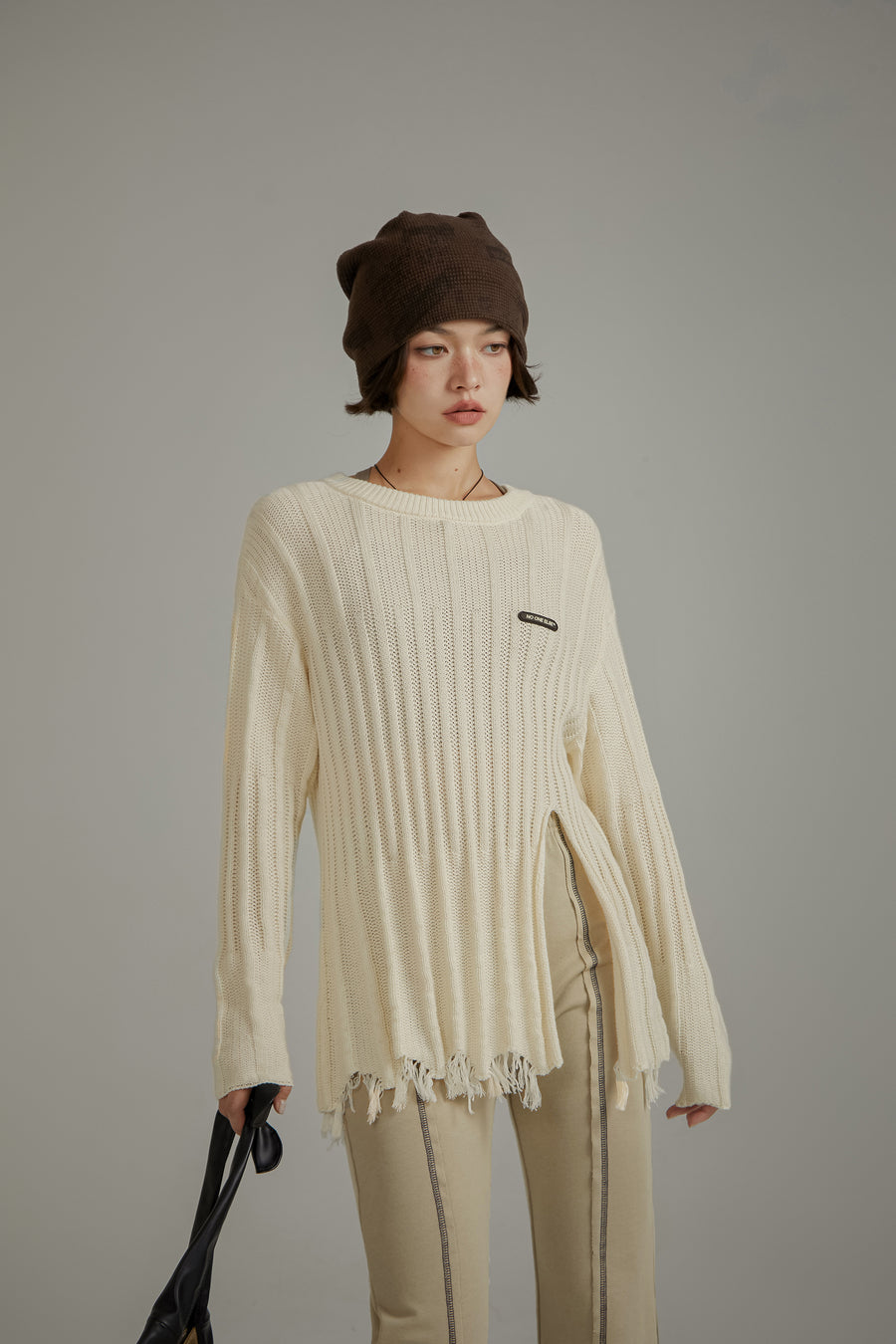 CHUU Side Front Slit Long Knit Sweater