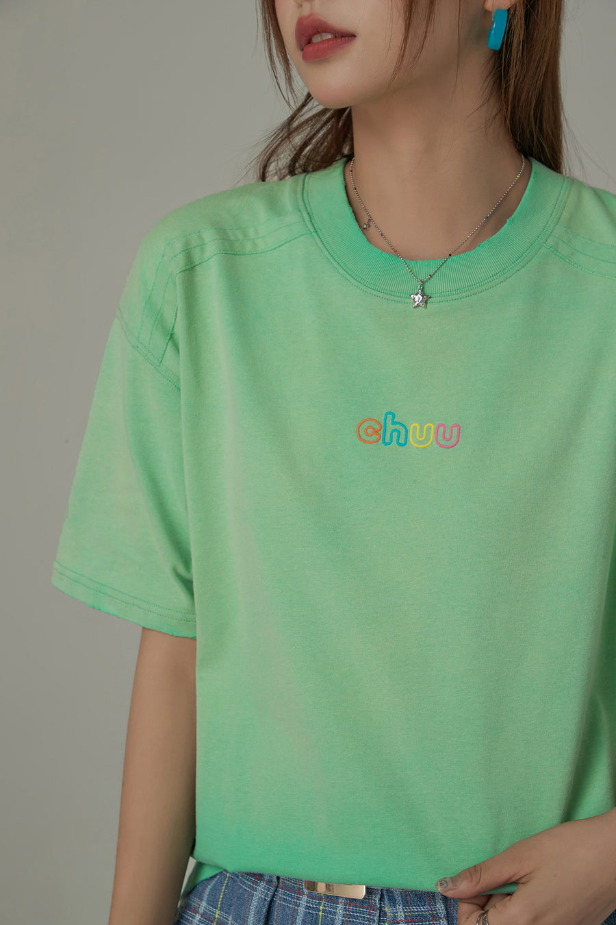 CHUU Rainbow Chuu Logo Gradient Raglan T-Shirt