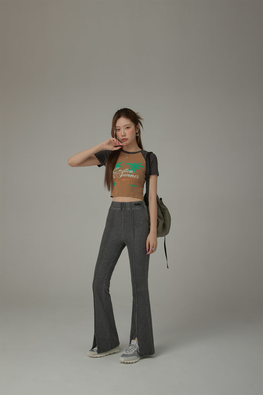 CHUU Elastic Waist Slit Semi Bootcut Pants