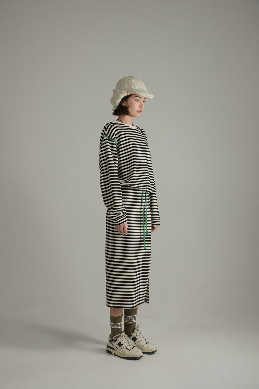 CHUU Slit Stripe Long Skirt