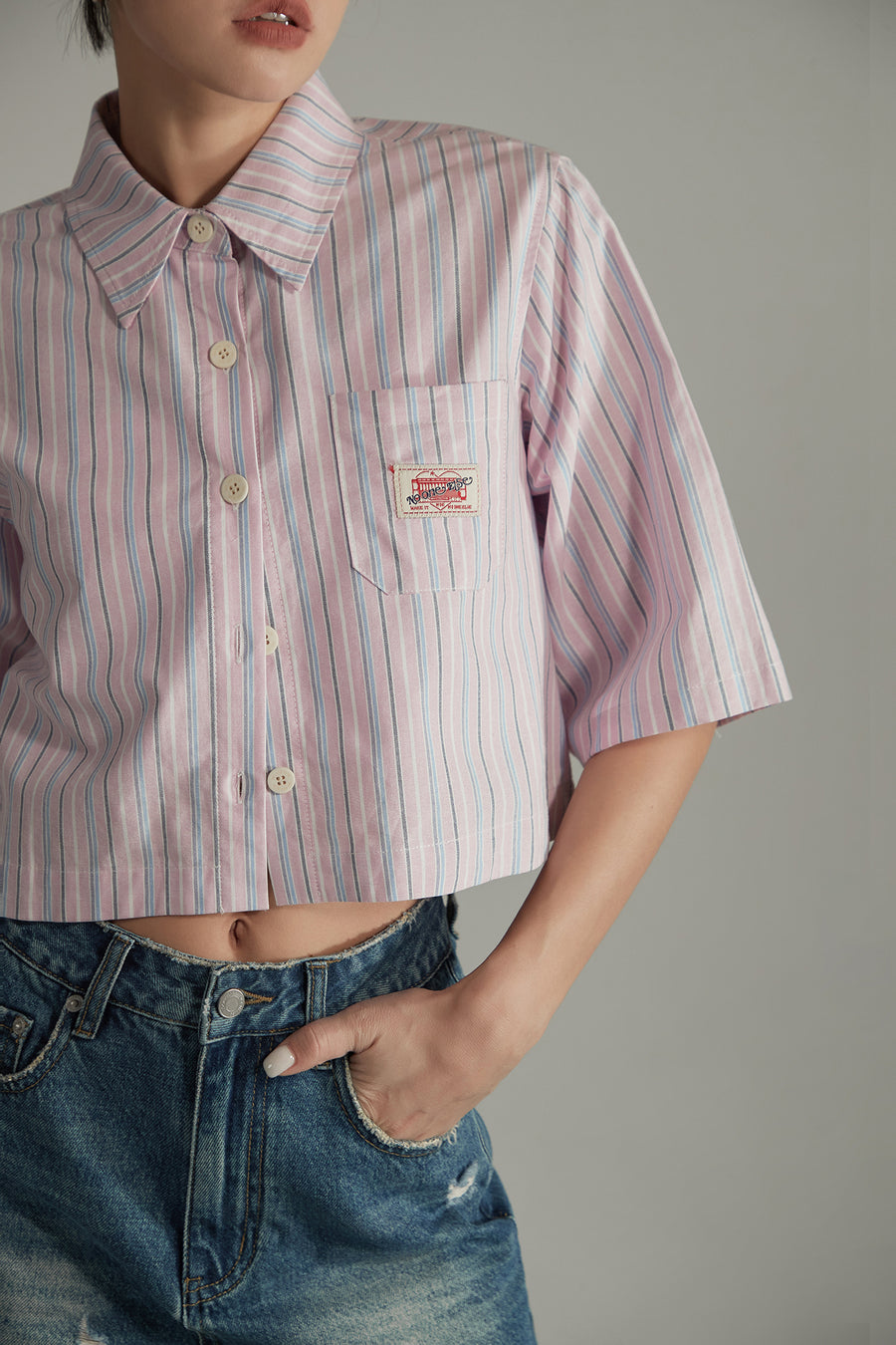 CHUU Boxy Vertical Stripes Cropped Shirt