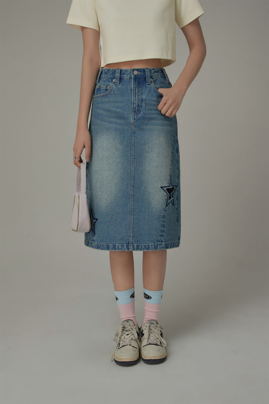 CHUU Hollow Star Washed Denim Medium Length Skirt