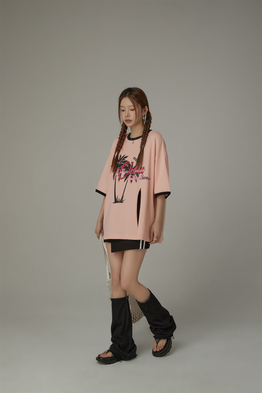 CHUU Chuu Endless Paradise Colorblocked Loose Fit Slit T-Shirt