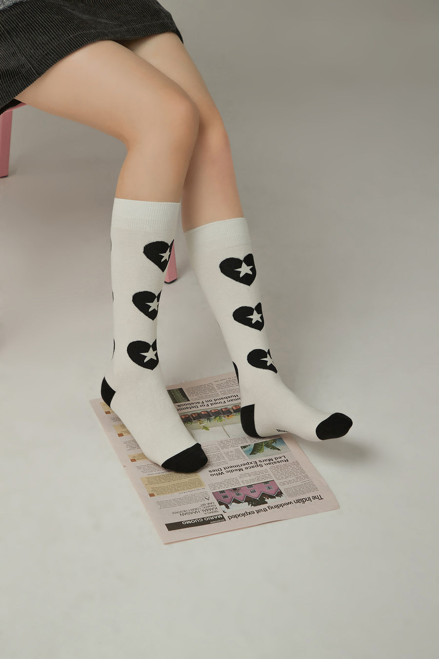 CHUU Heart Color Matching Knee Socks